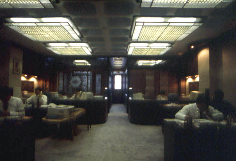 工作情形2.jpg (59584 bytes)